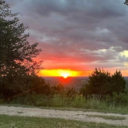 Hill Country Highland'S Bluebonnet Cottage Marble Falls Buitenkant foto